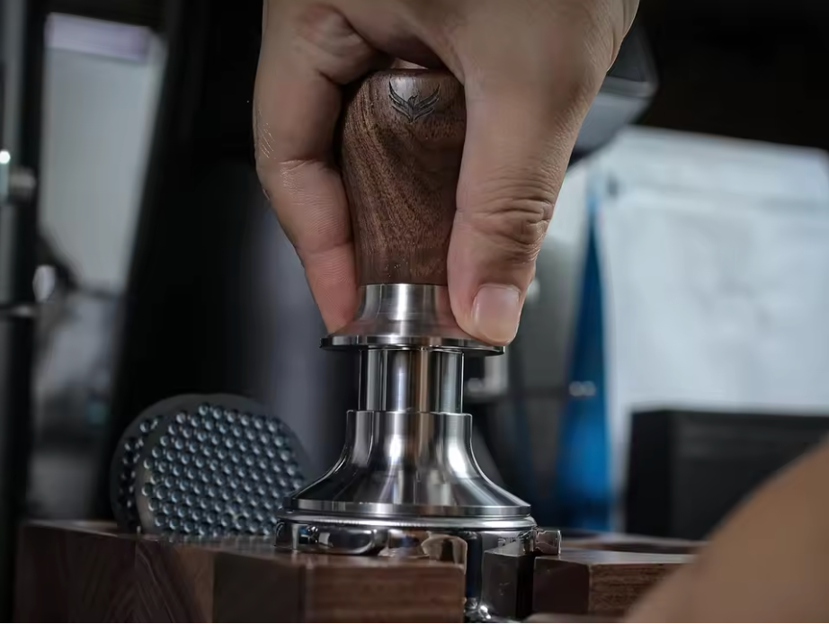 Precision Auto-Level Espresso Tamper – 54mm Stainless Steel Spring-Loaded Coffee Tamper